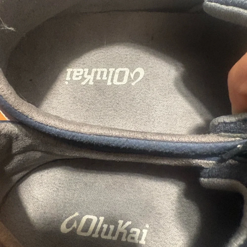 OluKai Puliki Men's Low-Top Sneakers in Navy and White Size 9